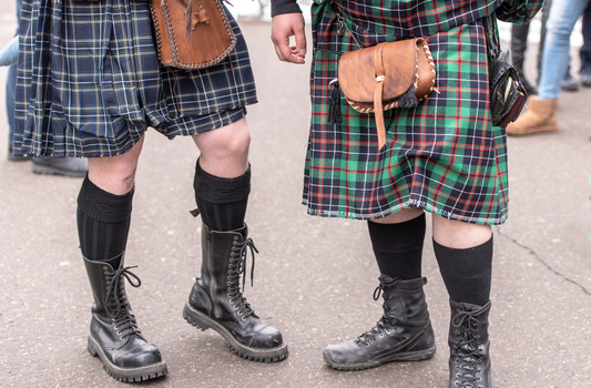 Quelles sont les différences entre les kilts Écossais et Irlandais ?